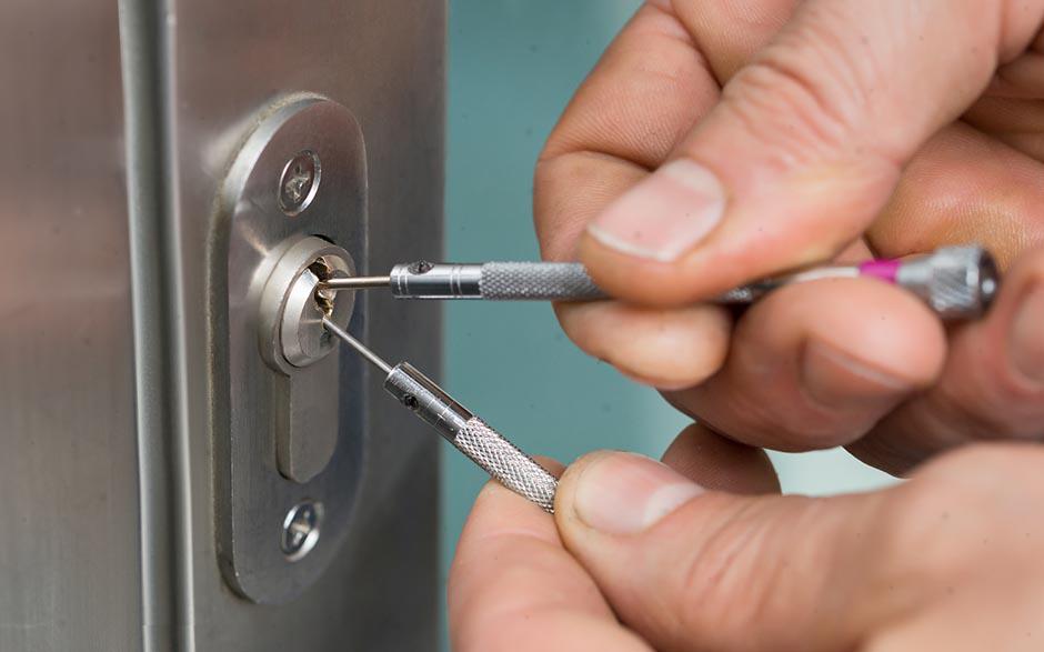 dépannage de porte en urgence Courdimanche